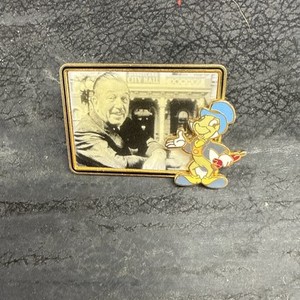 Walt Disney and Jiminy Cricket 100th Birthday Picture Frame Series 2002 Pin FM6