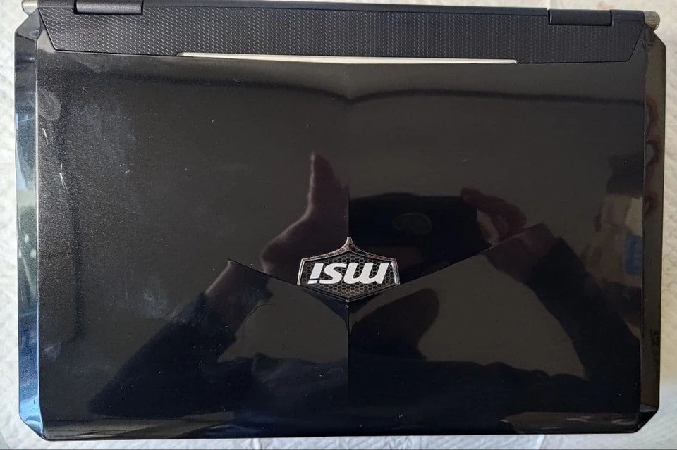 MSI GX60 15.6 Inch Gaming Laptop AMD A10-4600M 16GB RAM 128GB SSD 750GB HDD - Image 2 of 4