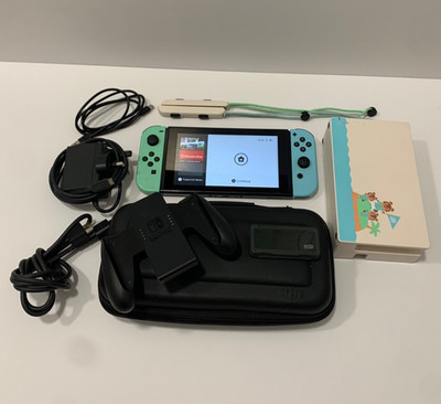 Nintendo Switch Animal Crossing: New Horizons Edition Konsole mit Dock, Case usw