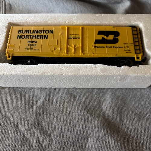 Roco escala HO 47900 Burlington Northern Western Fruit Express #64040 nuevo en caja | Condition: New