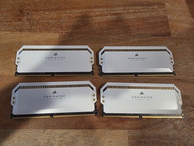 Corsair Dominator Platinum RGB 32GB DDR4 RAM 3600MHz 4x8GB White