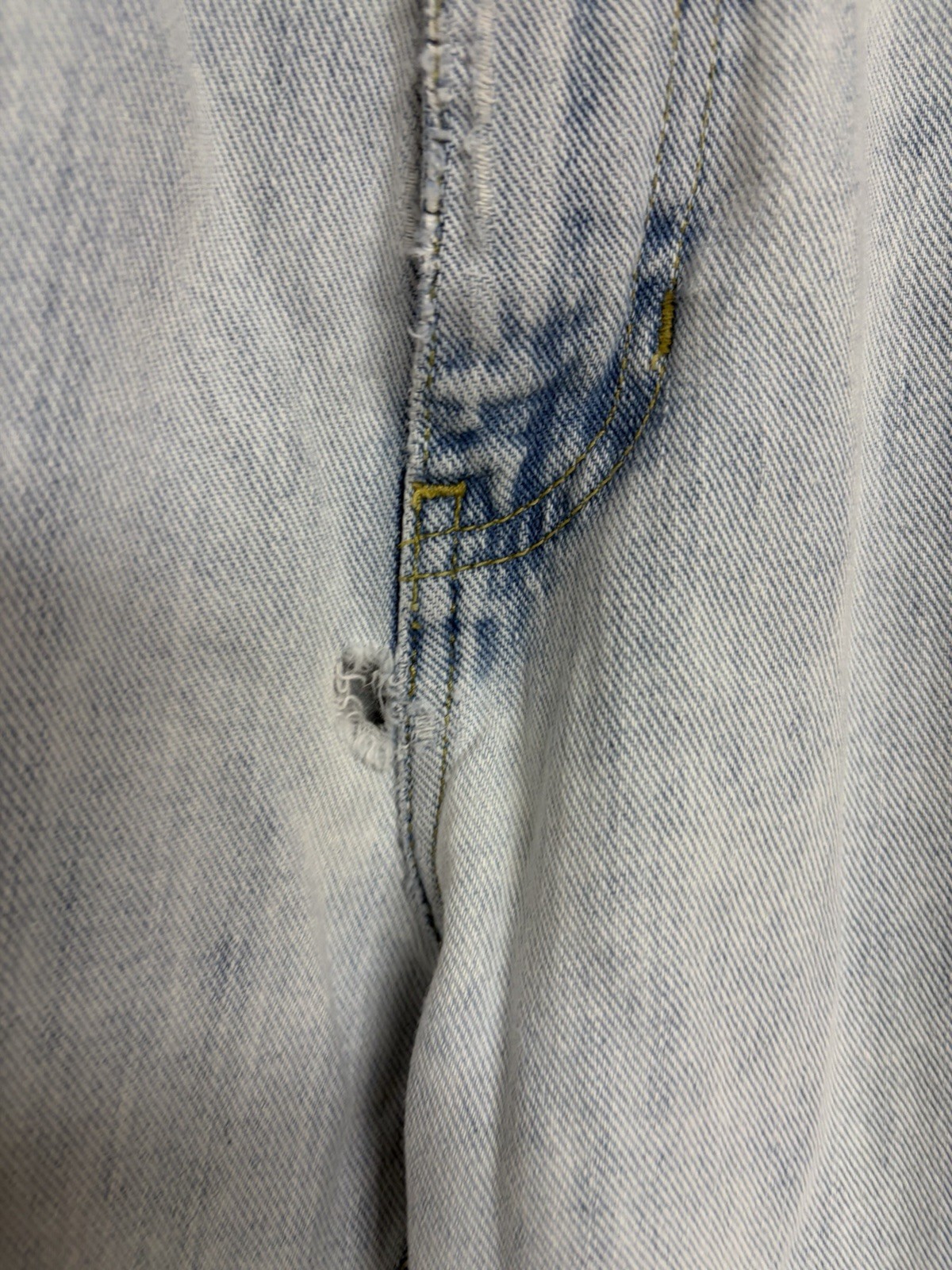 Vintage Tommy Hilfiger Jeans Men's 34x30” Classic Fit Baggy Light Wash Denim Y2K thumbnail 7