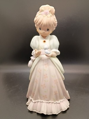 Precious Moments Vtg. 1997 307009 Charity Begins in the Heart 7.75''Tall 