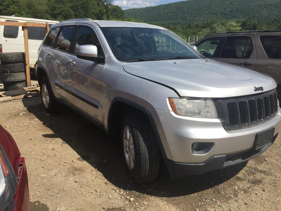 12 JEEP GRAND CHEROKEE Crossmember/cradle/undercarria Rear Foto 3 de 4