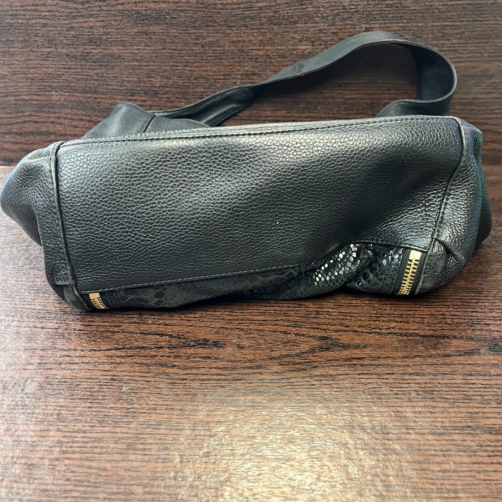 Michael Kors Womens Fulton Hobo Bag Large Black Pebbled Leather Snakeskin Pocket thumbnail 6