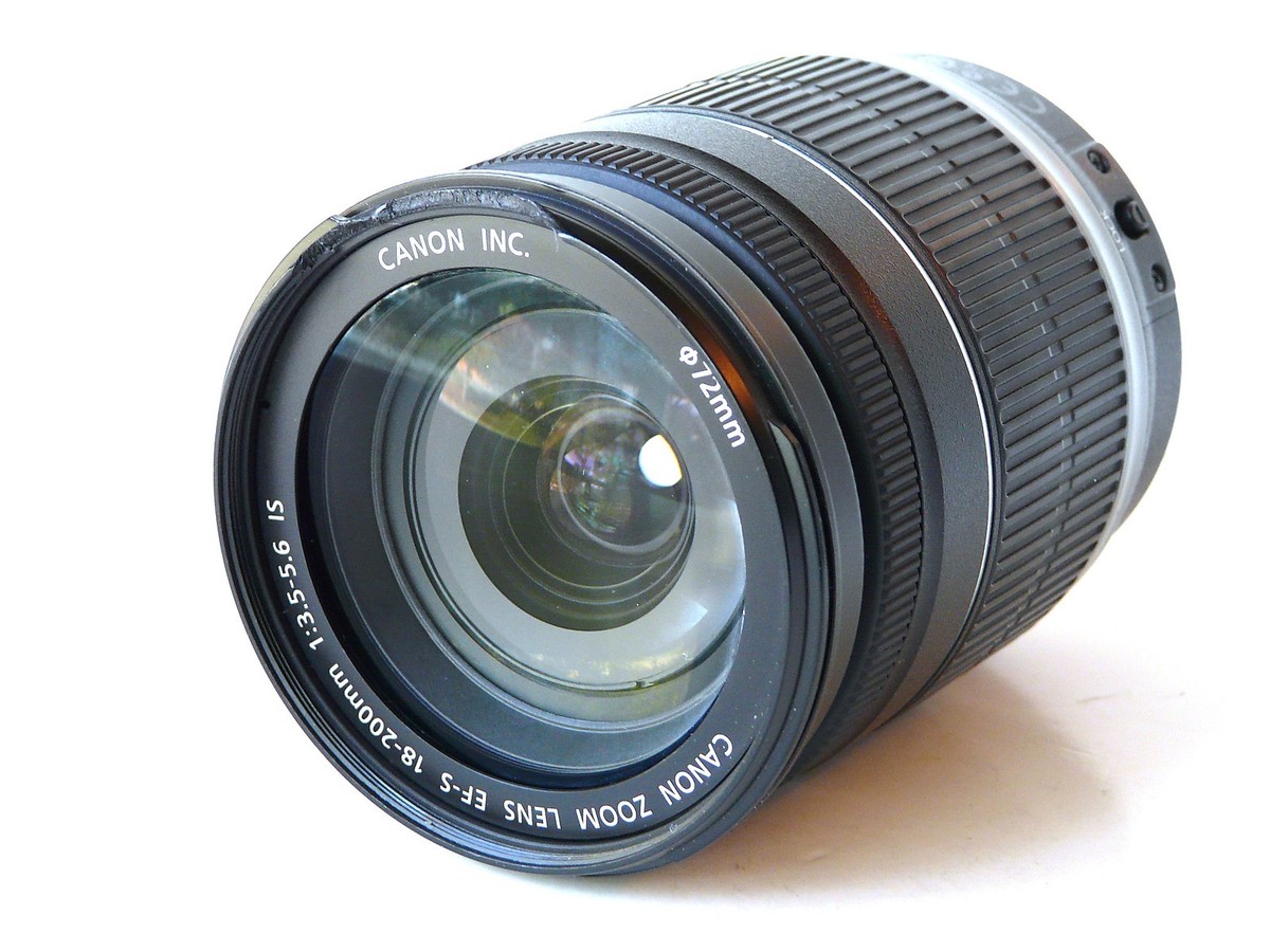 CANON EF-S 18-200mm f/3.5-5.6 IS Standard Zoom Lens for