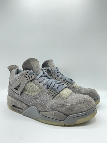 KAWS x Jordan 4 Retro \