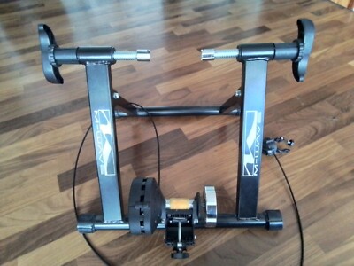 M-Wave Rollentrainer,schwarz,extra Gangschaltung,Rennräder und Mountainbike