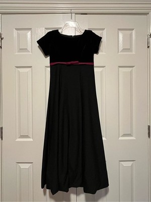 Black Short-Sleeve Maxi Dress with Burgundy Waist Ribbon