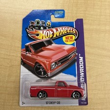 Hot Wheels ‘67 Chevy C10 Red 170/250 New 2013 S1