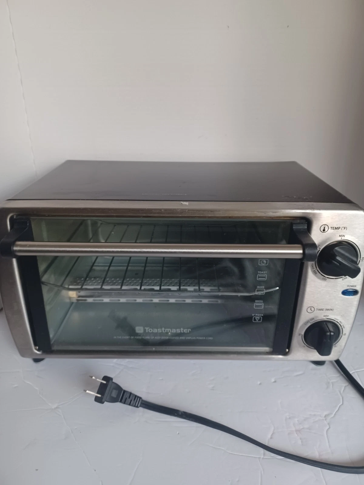 Toastmaster 4 Slice Toaster Oven Design To Toast Bake And Broil