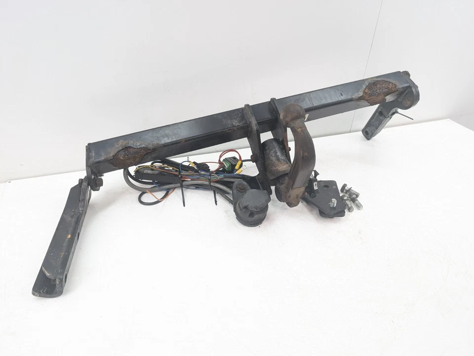 VOLVO XC60 MK1 BARRA DE REMOLQUE CON GANCHO Y CABLEADO 2011 Foto 3 de 4