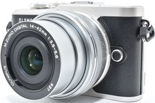 OLYMPUS PEN E-PL9 Black Mirrorless Camera Kit with 32GB SD Card Accessories