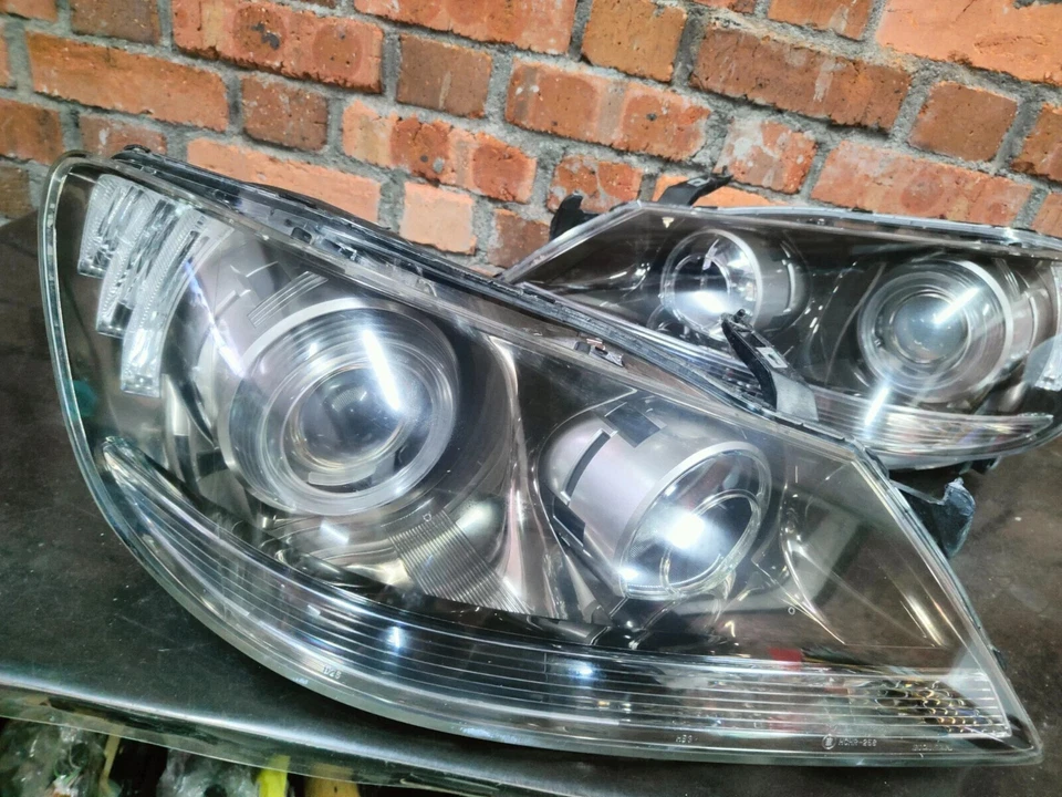 Pares de faros de xenón HID originales Acura RL Honda Legend KB1 2004-2007 OEM Foto 2 de 4
