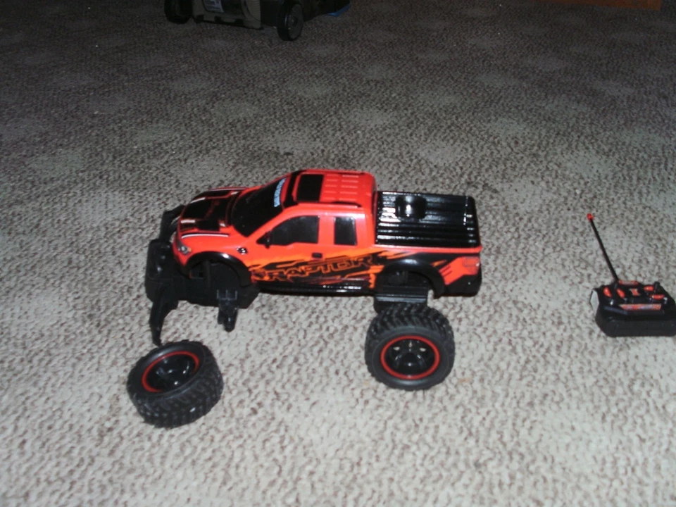 World Tech 1:14 Ford F-150 RC Truck - Image 2 of 4