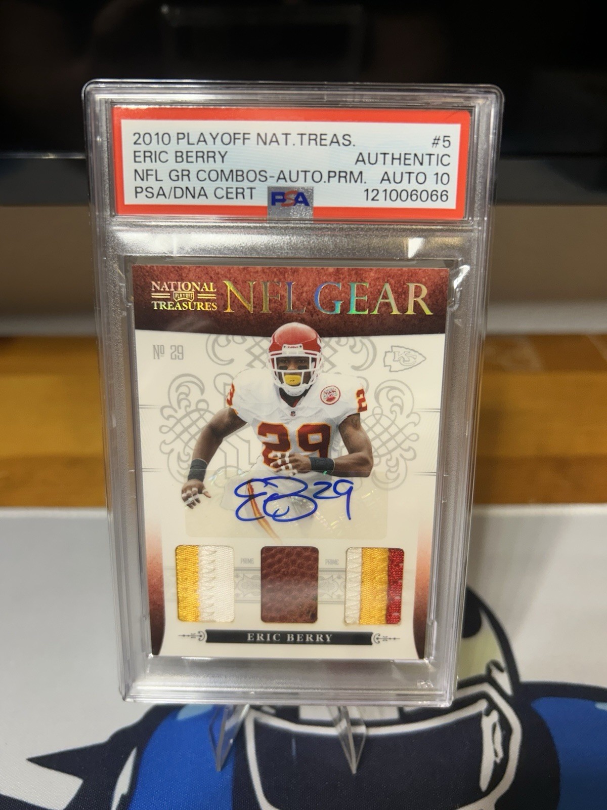 Eric Berry Playoff National Treasures NFL Gear Combos #5 Autograph-Prime