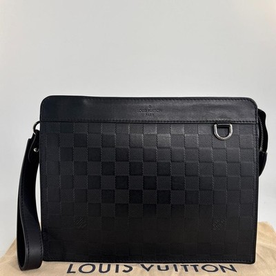 Superb Louis Vuitton Stand Pouch Damier Infini Clutch Bag