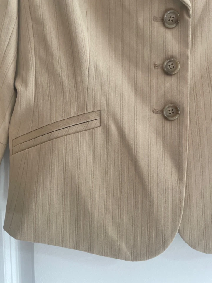 Antonio Melani Women's Rachie Blazer size 10 NWT Striped Desert Beige - Image 4 of 4