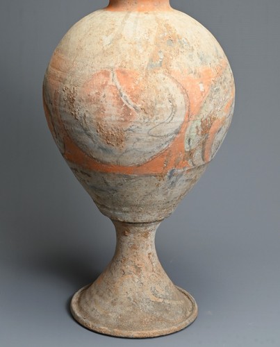LARGE MUSEUM QUALITY CHINESE TANG DYNASTY (618-907 AD) PAINTED POTTERY VASE - Picture 3 of 16