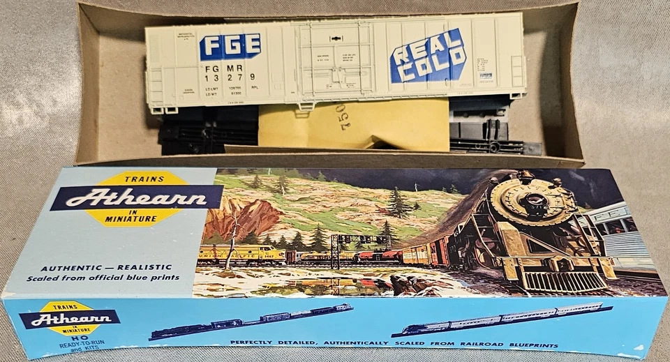 NOS Athearn HO Scale FGE 57' Real Cold Mechanical Reefer 13279 Fruit Growers - Image 2 of 4