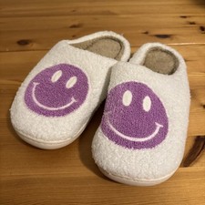 Women  s Slippers 8.5-9.5size, Smiley Face, Soft Inside, Rubber Sole