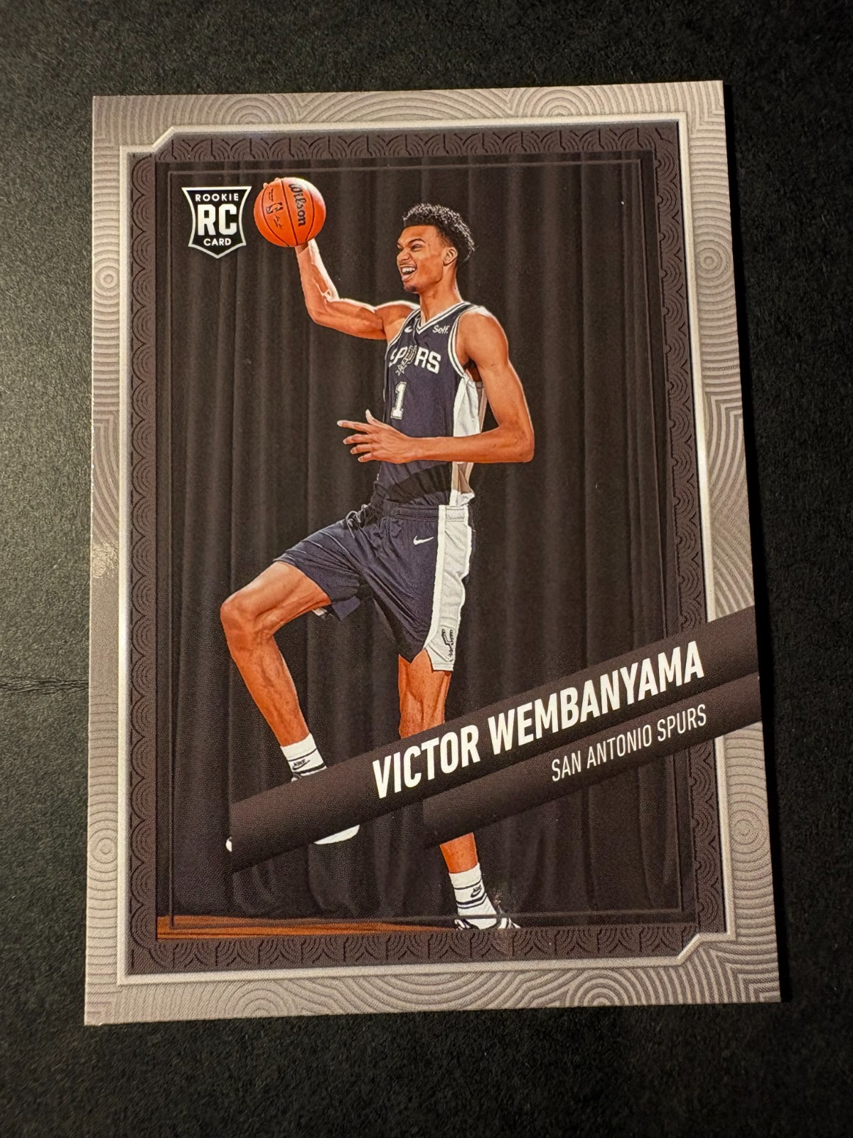 2023-24 PANINI PRIZM MONOPOLY #S8 VICTOR WEMBANYAMA ROOKIE SPURS STARTER DECK