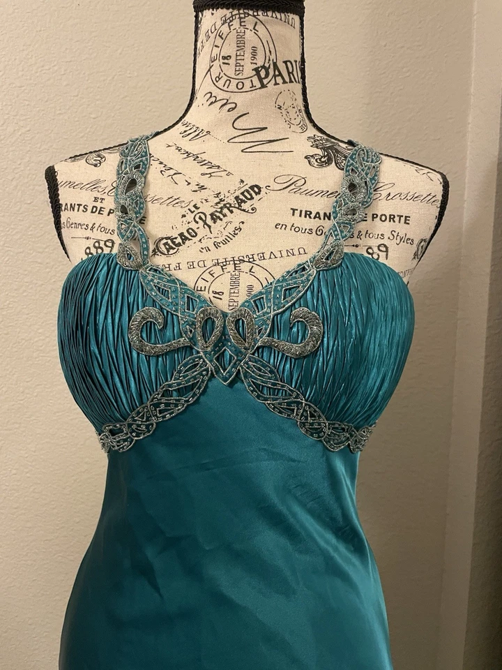 Vestido de noche verde azulado satinado con cuentas espalda abierta graduación vestido formal Y2K Fairycore acanalado Foto 3 de 4