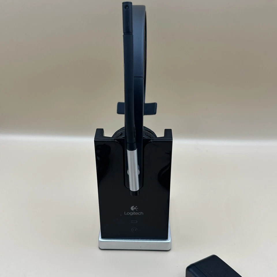 Logitech H820e Wireless Single Ear Mono Headset w Dock Base and Charger - Image 2 of 4