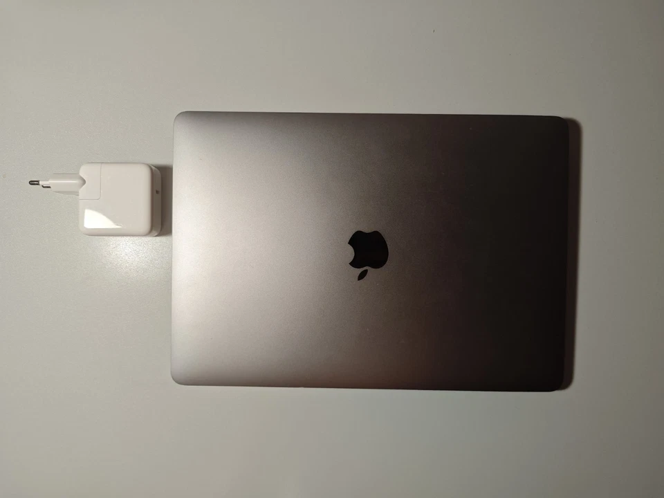 Apple MacBook Air 13 Zoll (512GB SSD M1 8GB) Laptop Space Grau