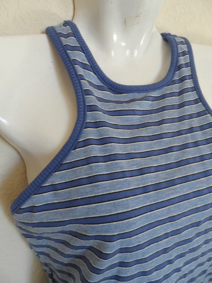 Camiseta sin mangas Xhilaration deportiva ajustada para mujer color - rayas azules - talla: M () Foto 2 de 4