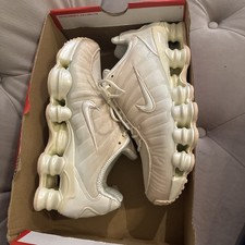 Nike Shox TL Pearl White 'Soft Pearl' Colourway 100% autentiche da donna taglia UK 6