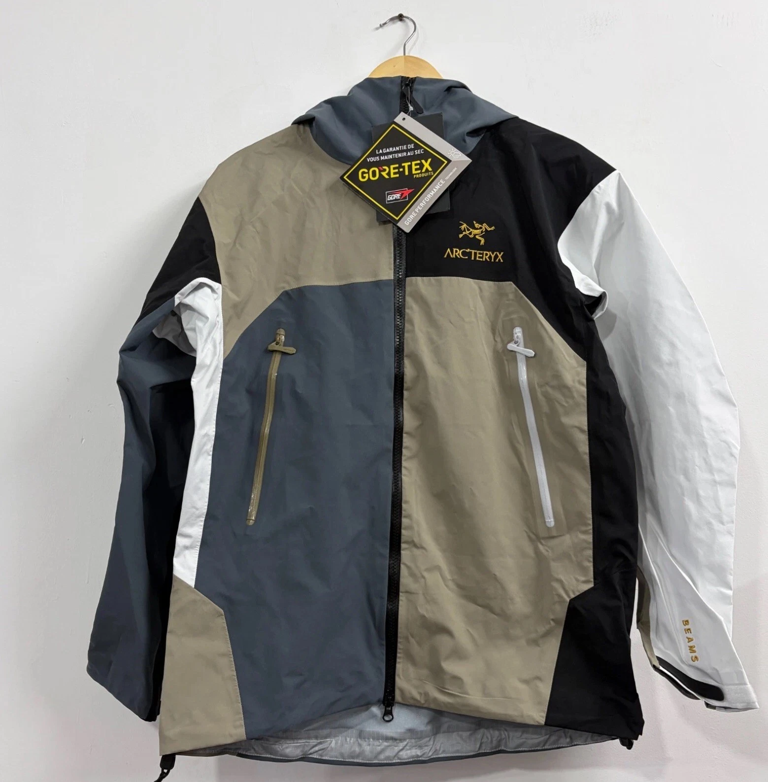 Arc'teryx x BEAMS Beta Jacke L - product detail image 1