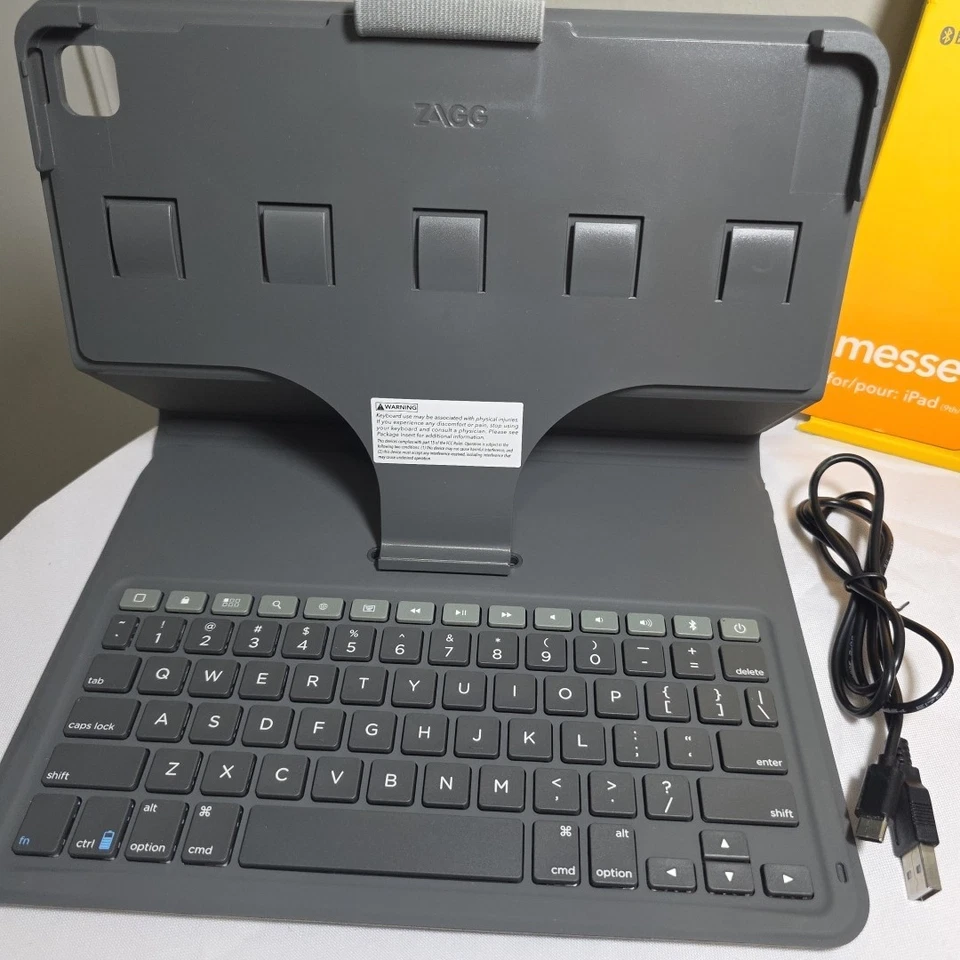 GRAY KEYBOARD FOLIO & PINK PROTECTIVE CASE iPad 9th/8th/7th Gen, Air 3rd Gen - Image 2 of 4