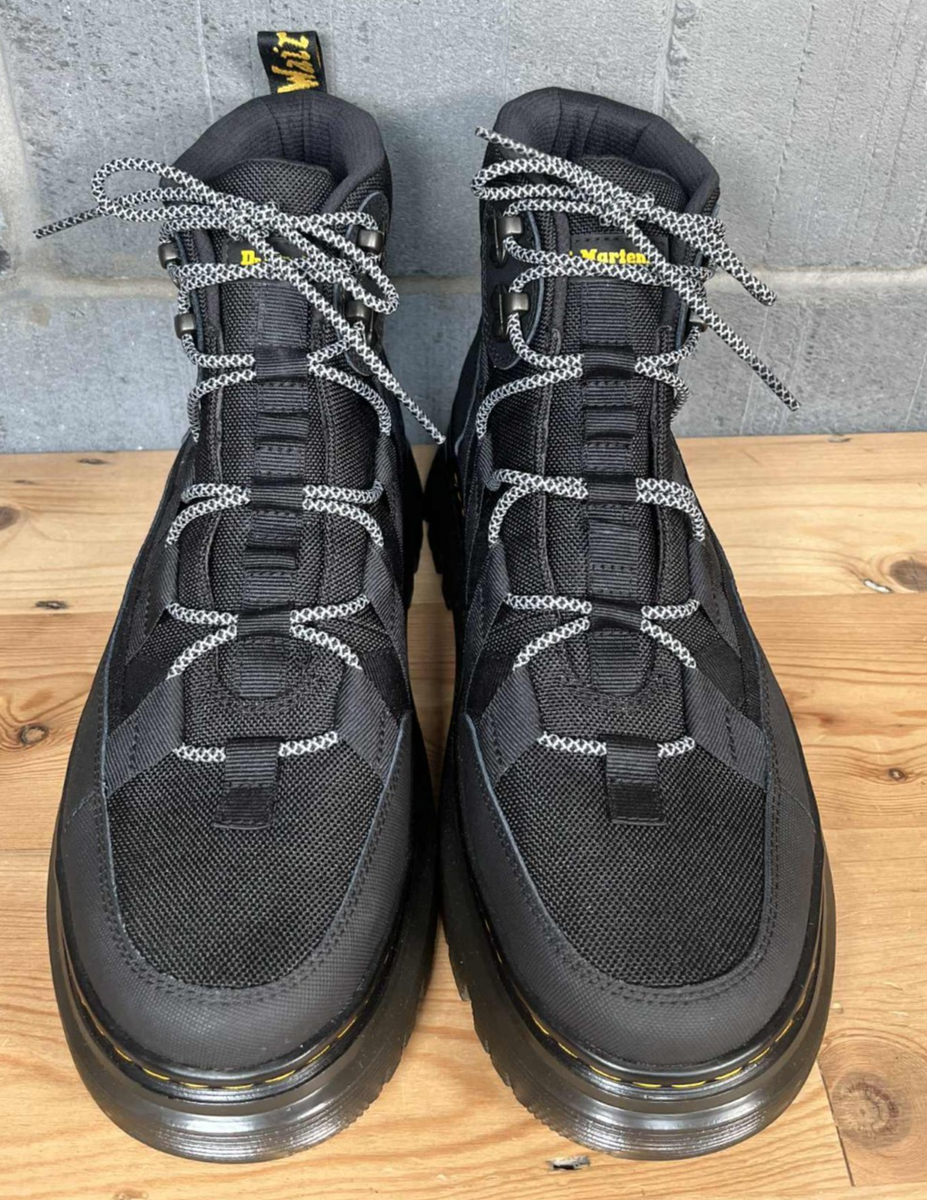 Dr. Martens Boury ブラック 8 UK Dr. Martens Boury Unisex Leather Boots – Full-Grain Leather Upper