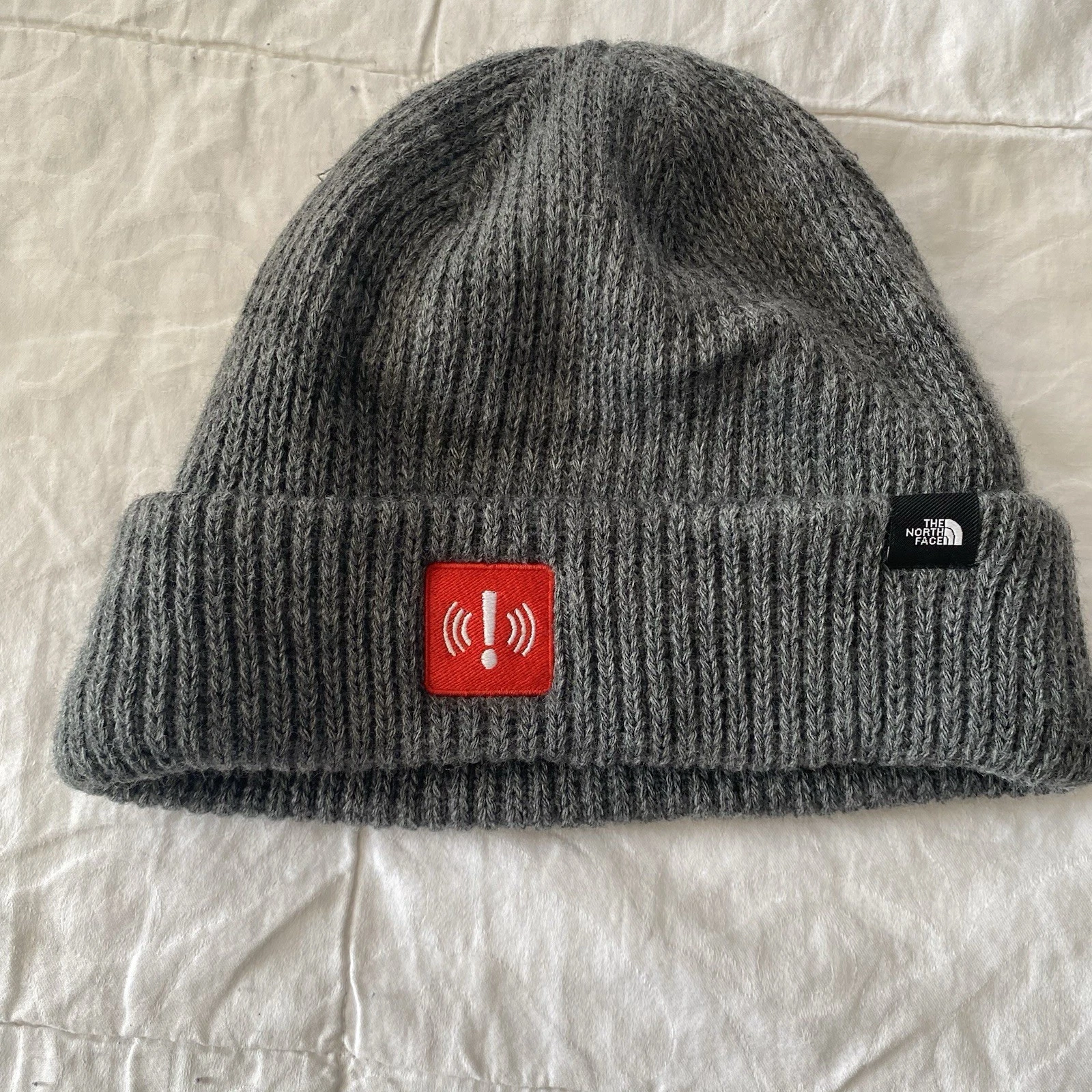 The North Face Beanie Winter Hat Men’s OS Gray Logo Fleece Inside Knit Outdoor