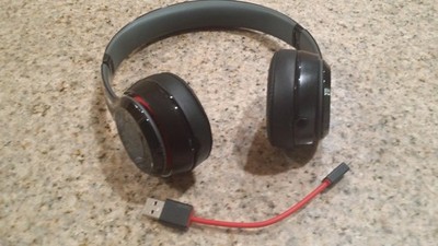 Beats by Dr. Dre Solo 2 - Wireless Bluetooth On-Ear Headphones Black