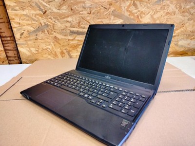 Fujitsu Lifebook A544 Laptop mit Intel Core i5  als Ersatzteilspender (R14 1121)