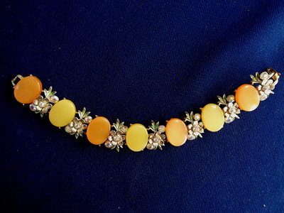 Vintage BSK Termoset Bracelet Lt Yellow & Orange Stones w/ Clear AB Flowers