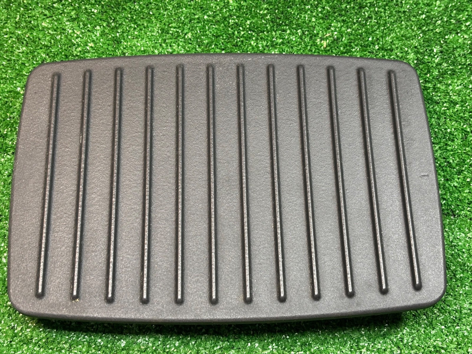 NEW Calphalon Cast Iron Panini / Meat Grill Press, 11 x 7, Black