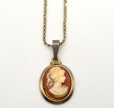 Vintage Delicate Gold Tone Faux Cameo Pendant Necklace Resin Victorian Style 16"