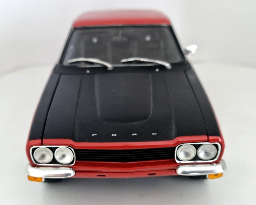 Ford Capri 2600RS rojo 1969 Minichamps modelo de coche fundido a presión escala 1/18 089001 sin usar, en caja Foto 3 de 4