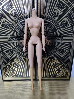 Used fr white tall body yellowed legs Fashion Royalty Nu face Meteor East Meteor