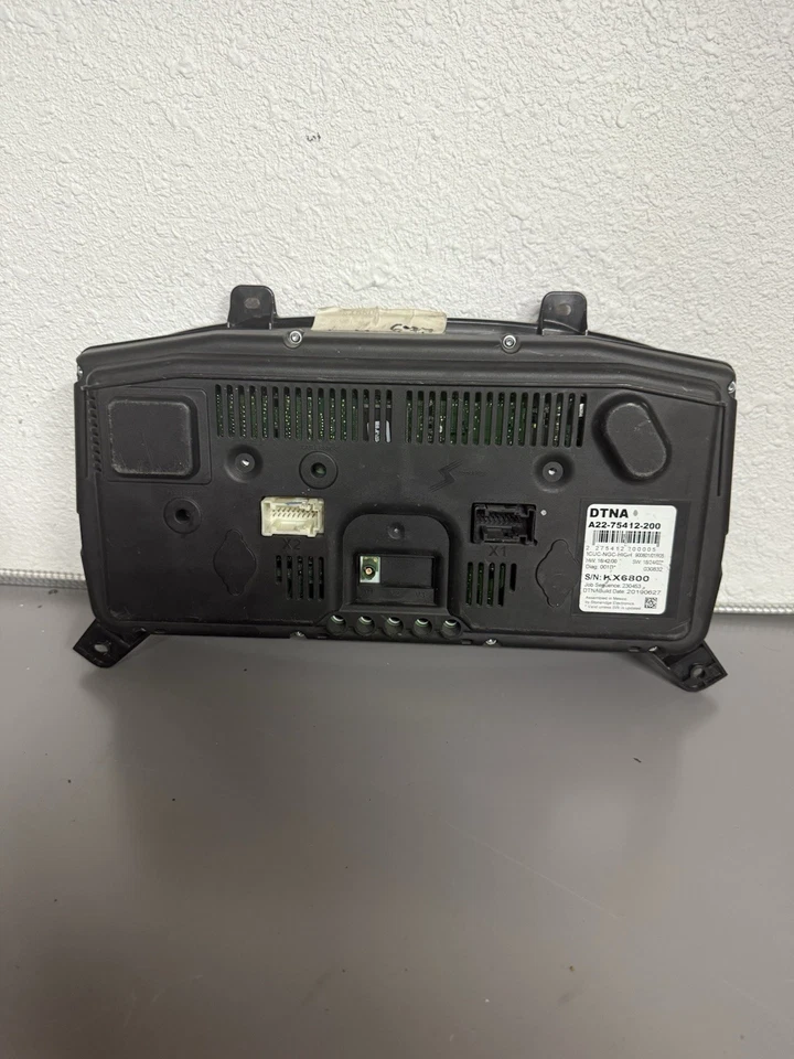 2020 Freightliner Cascadia Instrument Dash Cluster P/N A22-75412-200 677 milhas - Imagem 3 de 4