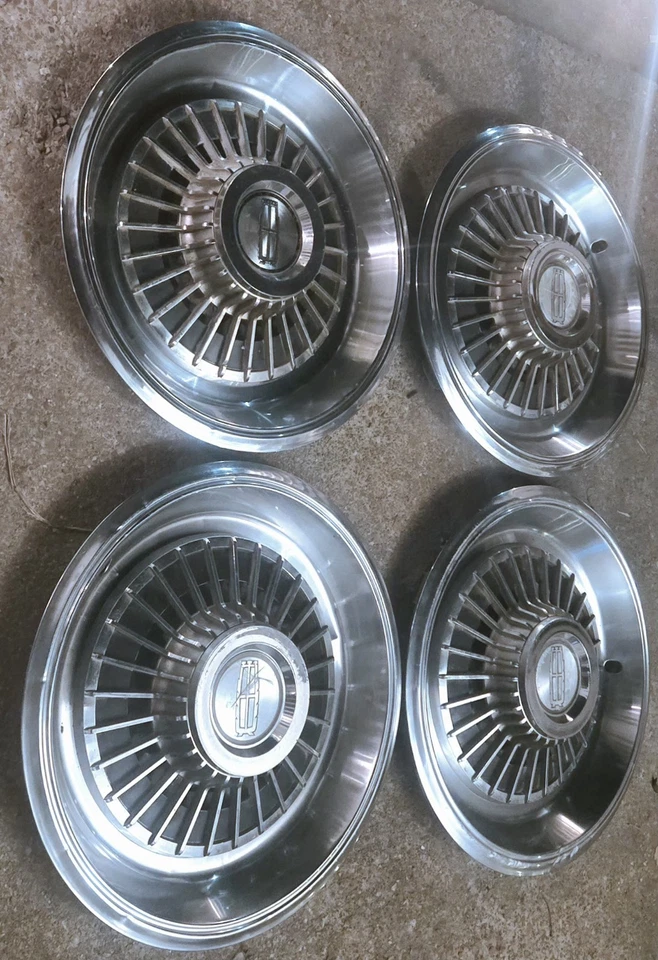 Juego de 4 cubiertas de rueda tapacubos vintage OEM 1979-1983 Mercury Grand Marquis 14" Foto 3 de 4