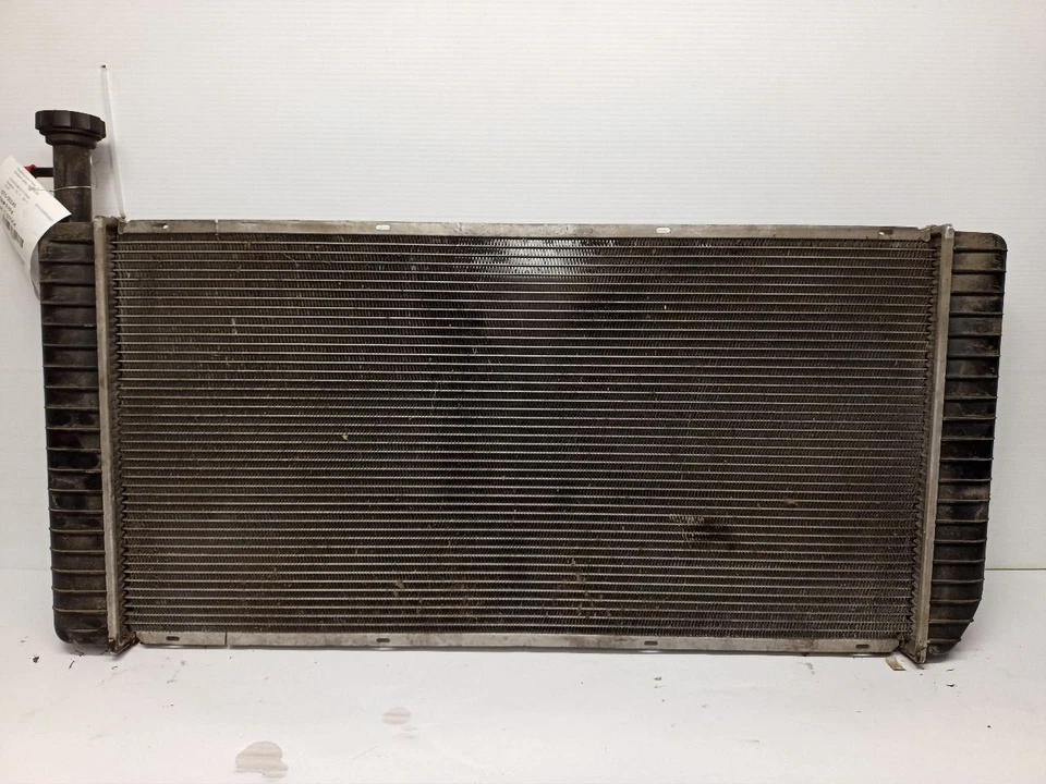 84462085 Radiador Chevrolet Express 2500 2009-2020 para 4,8 L 6,0 L 11392258 Foto 4 de 4