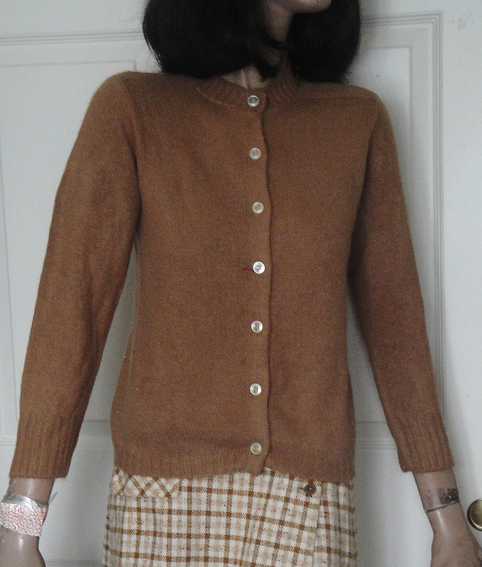 Vintage Light Brown Acrylic Cardigan Sweater B34 | eBay Vintage Light Brown Acrylic Cardigan Sweater B34 | eBay