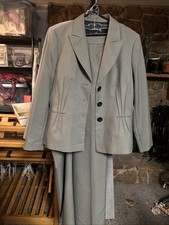 Vtg. 80's Evan-Picone Women  s Gray 2pc. Suite Sz.14