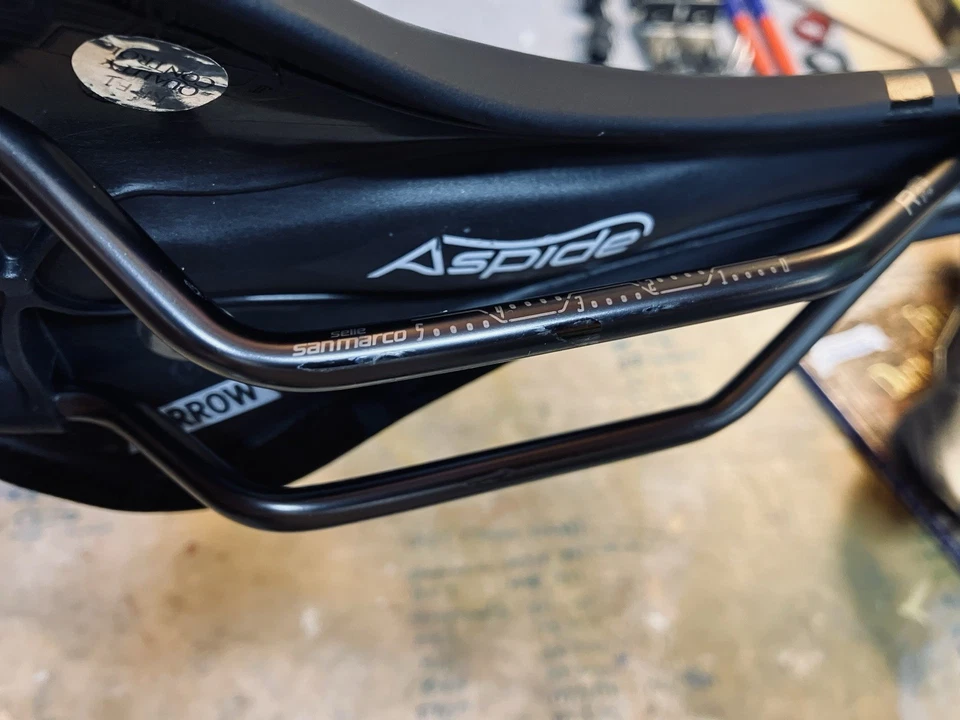 Sillín de asiento de bicicleta Selle San Marco Aspide ajuste completo estrecho (130 mm) S1 177 g Foto 3 de 4