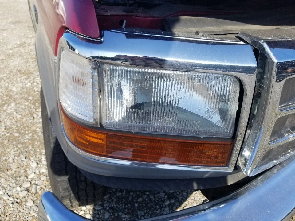 95 1995 FORD F150 XLT LÂMPADA DE FAROL DE REPOSIÇÃO ACABAMENTO CROMADO PASSAGEIRO DIREITO - Imagem 2 de 4