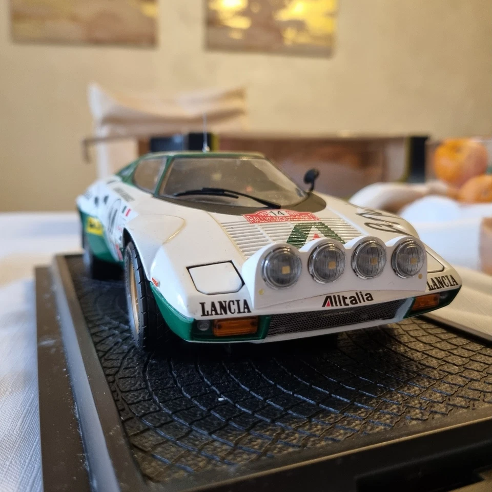 Kyosho Lancia Stratos 1:18 Autografata Sandro Munari - Immagine 2 di 4